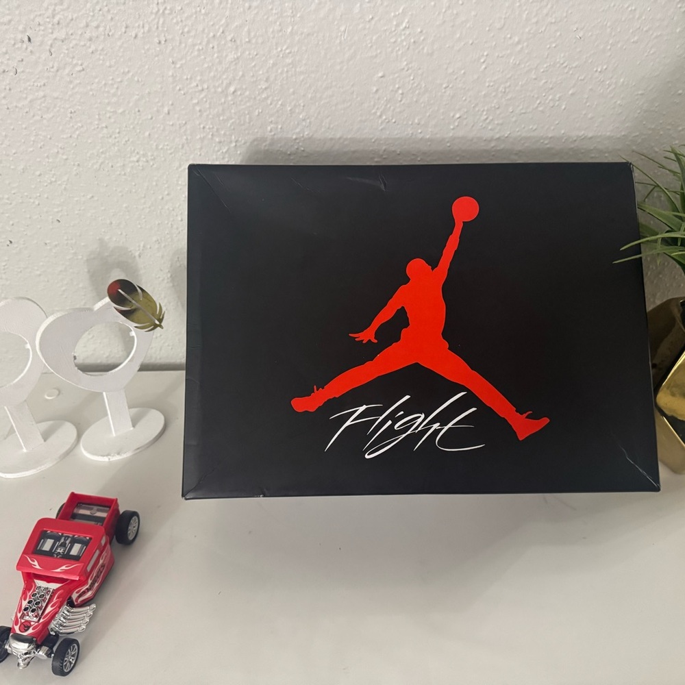 Jordan c/s fire reds 
used in very good condition